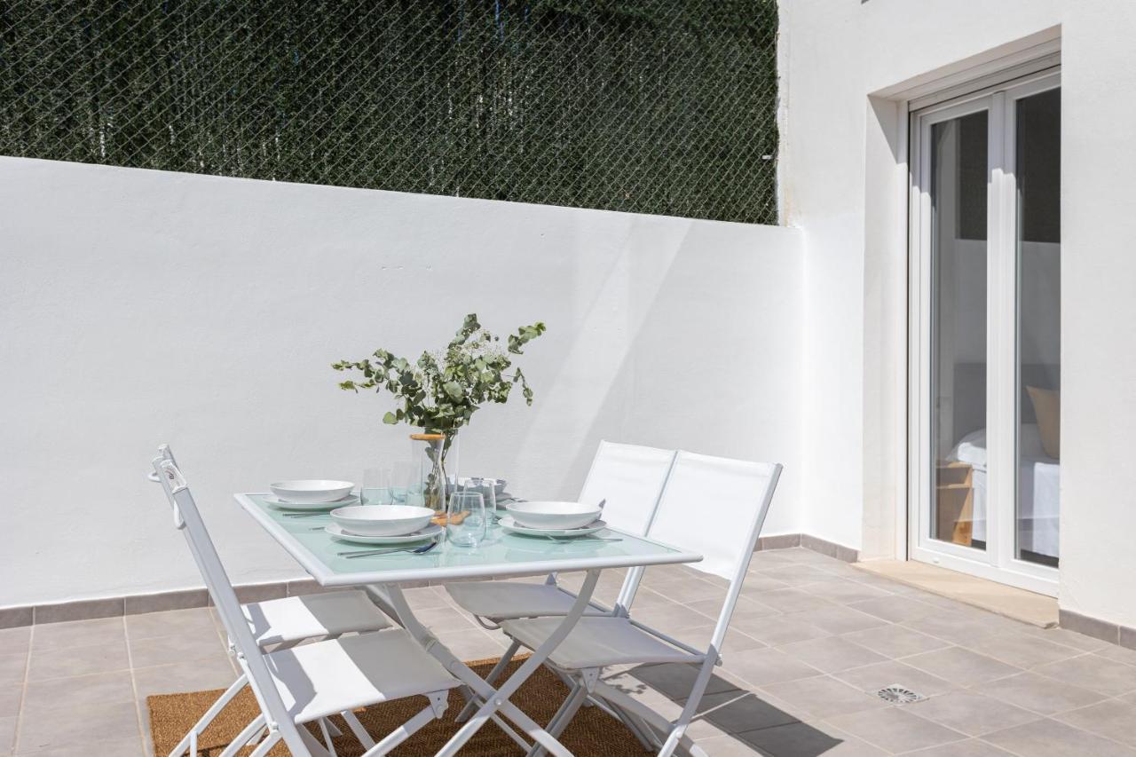 Apartamentos La Pelusa Málaga Exterior foto