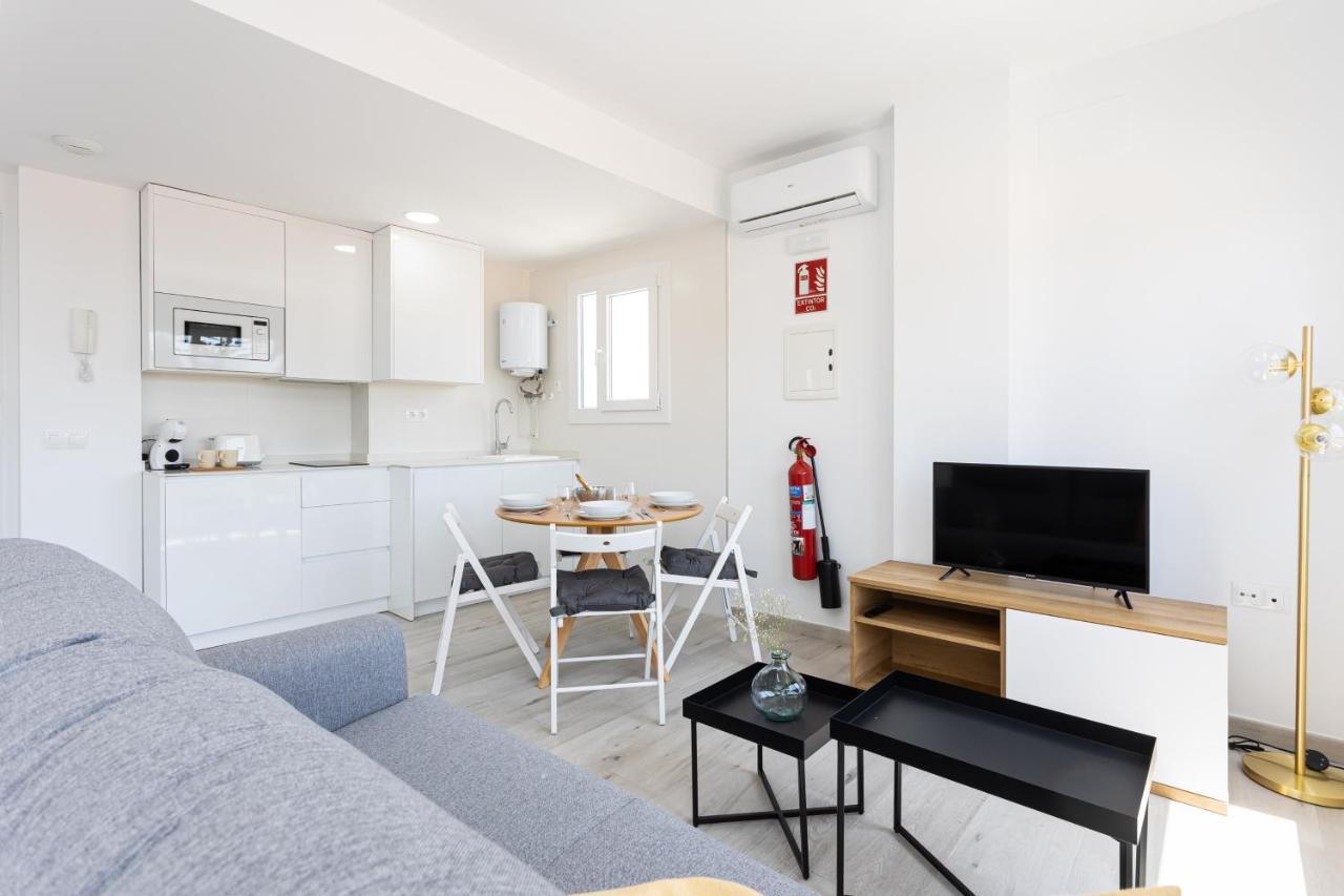 Apartamentos La Pelusa Málaga Exterior foto