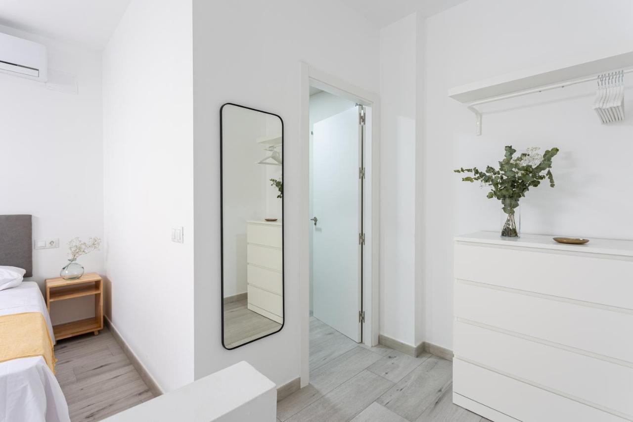 Apartamentos La Pelusa Málaga Exterior foto