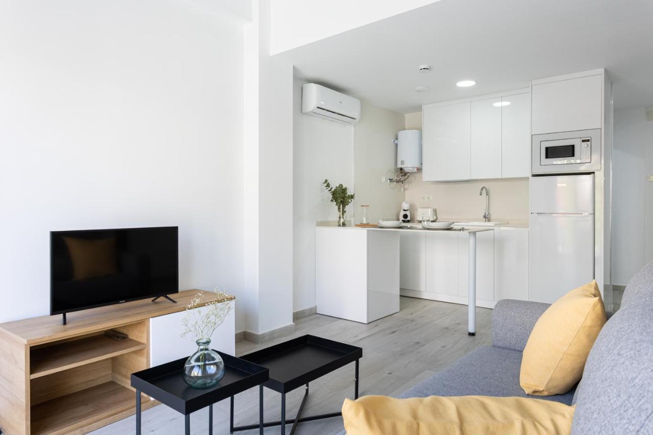 Apartamentos La Pelusa Málaga Exterior foto